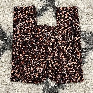 Lululemon Wunder Train 21” Crop Leggings